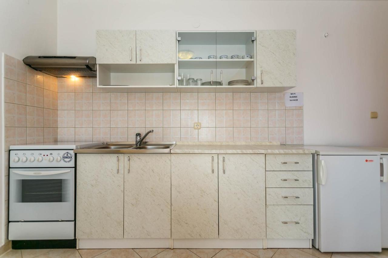 Apartmani Luka Kornić Eksteriør bilde